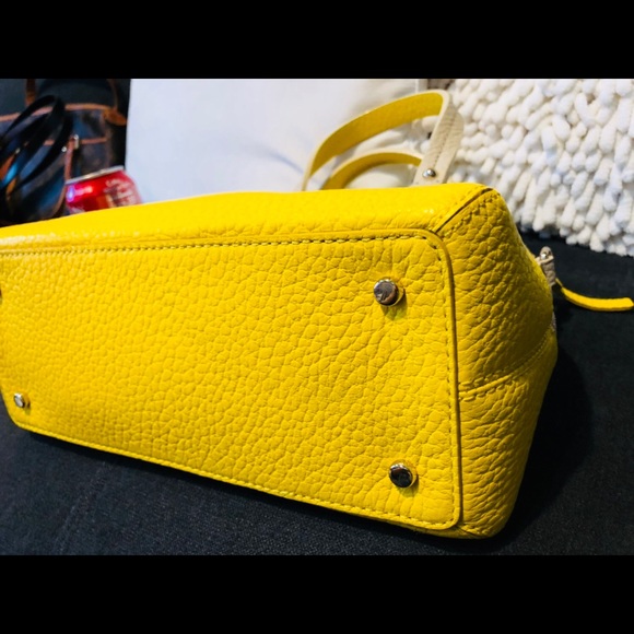 New Kate spade handbag w/ crossbody strap - Picture 3 of 5